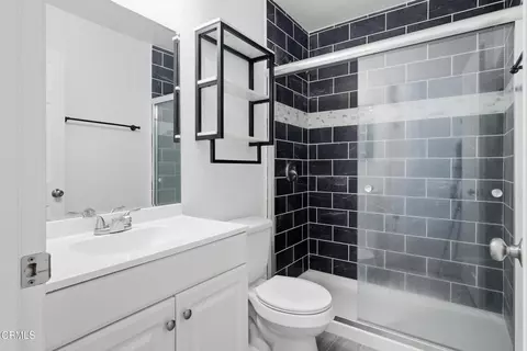 Bath - 3454 Olds Rd, Oxnard, CA 93033 photo 4 of 4