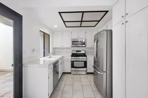 Kitchen - 3454 Olds Rd, Oxnard, CA 93033 photo 1 of 1