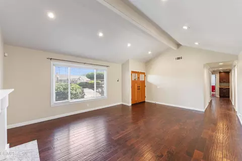 Living - 310 Foxglove Pl, Oxnard, CA 93036 photo 2 of 2
