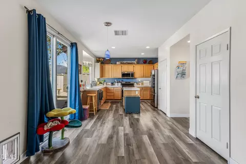 Entry Way - 936 Hinckley Ln, Fillmore, CA 93015 photo 2 of 2