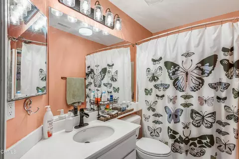 Bath - 936 Hinckley Ln, Fillmore, CA 93015 photo 1 of 1
