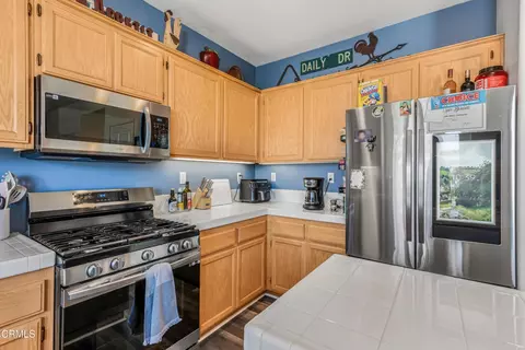 Kitchen - 936 Hinckley Ln, Fillmore, CA 93015 photo 3 of 4