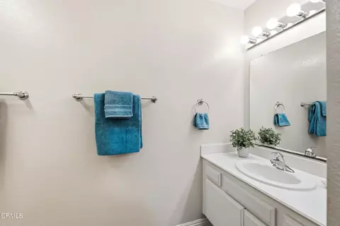 Bath - 2079 Covington Ave, Simi Valley, CA 93065 photo 1 of 4