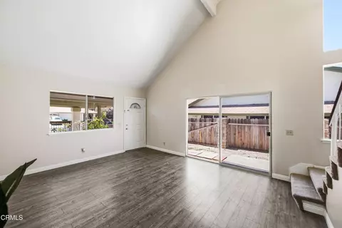 Living - 2079 Covington Ave, Simi Valley, CA 93065 photo 2 of 9
