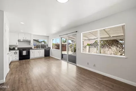 Living - 2079 Covington Ave, Simi Valley, CA 93065 photo 6 of 9