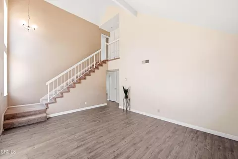 Living - 2079 Covington Ave, Simi Valley, CA 93065 photo 3 of 9