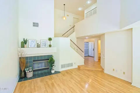 Living - 6216 Paseo Encantada, Camarillo, CA 93012 photo 2 of 4