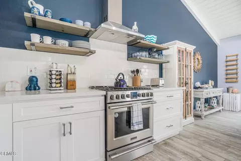 Kitchen - 4624 Falkirk Bay, Oxnard, CA 93035 photo 2 of 3