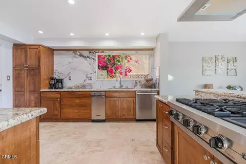 Kitchen - 2431 Victoria Ave, Oxnard, CA 93035 photo 6 of 6