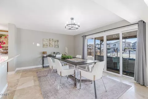 Dining - 2431 Victoria Ave, Oxnard, CA 93035 photo 2 of 4