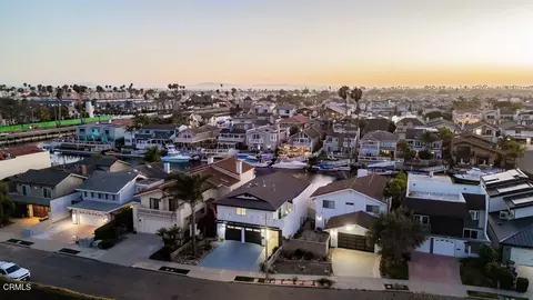 View/Area - 2431 Victoria Ave, Oxnard, CA 93035 photo 4 of 8