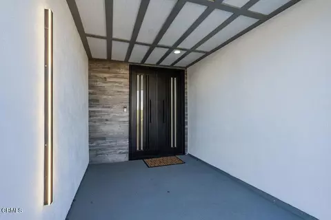Entry Way - 2431 Victoria Ave, Oxnard, CA 93035 photo 1 of 6