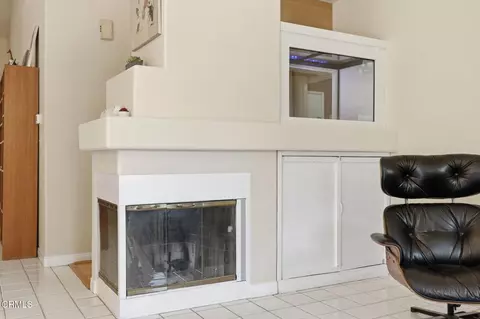 Living - 2581 Lake Dr, Oxnard, CA 93036 photo 4 of 4