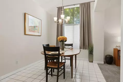 Dining - 2581 Lake Dr, Oxnard, CA 93036 photo 1 of 3