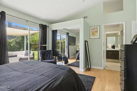 Bedroom - 2581 Lake Dr, Oxnard, CA 93036 photo 2 of 5