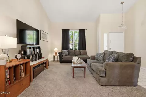 Living - 2581 Lake Dr, Oxnard, CA 93036 photo 2 of 4