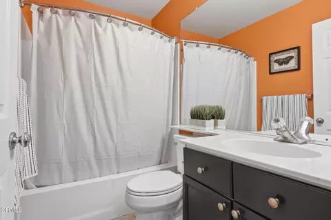 Bath - 2581 Lake Dr, Oxnard, CA 93036 photo 3 of 3