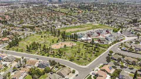 View/Area - 2581 Lake Dr, Oxnard, CA 93036 photo 4 of 4