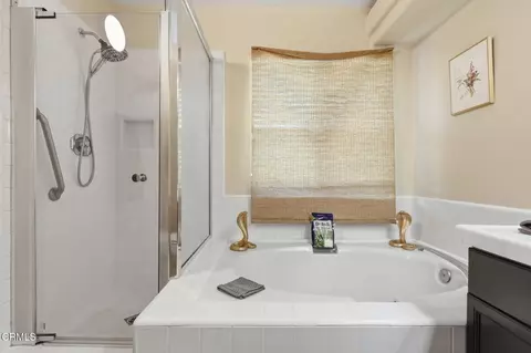 Bath - 2581 Lake Dr, Oxnard, CA 93036 photo 2 of 3