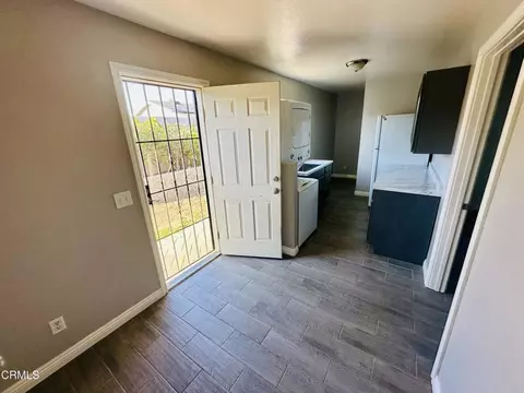 Entry Way - 1031 Redwood St, Oxnard, CA 93033 photo 3 of 4