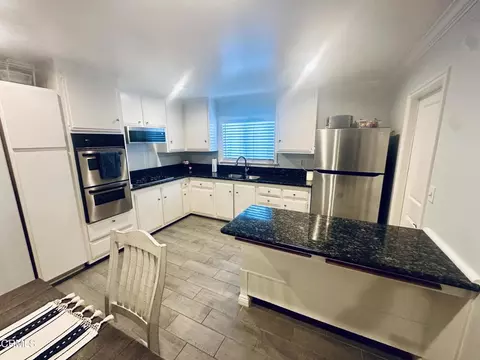 Kitchen - 1031 Redwood St, Oxnard, CA 93033 photo 1 of 1