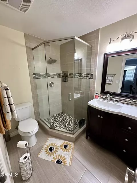 Bath - 1031 Redwood St, Oxnard, CA 93033 photo 1 of 3