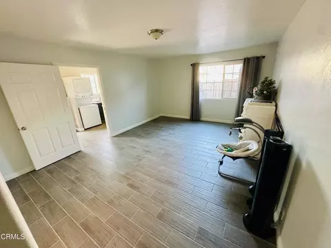 Living - 1031 Redwood St, Oxnard, CA 93033 photo 2 of 2