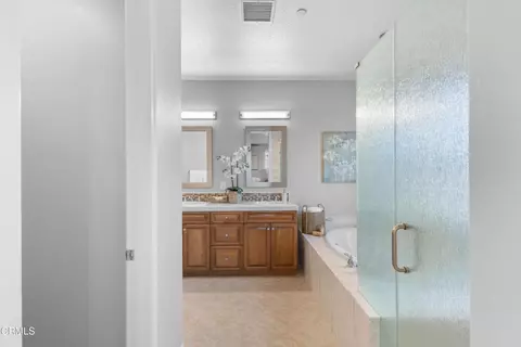 Bath - 4082 Farralon Way, Oxnard, CA 93035 photo 2 of 5