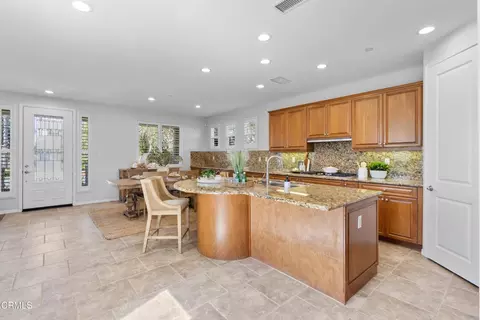 Kitchen - 4082 Farralon Way, Oxnard, CA 93035 photo 2 of 3