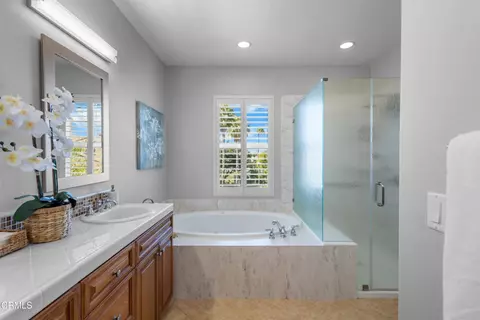 Bath - 4082 Farralon Way, Oxnard, CA 93035 photo 5 of 5