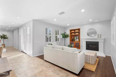 Living - 4082 Farralon Way, Oxnard, CA 93035 photo 1 of 2