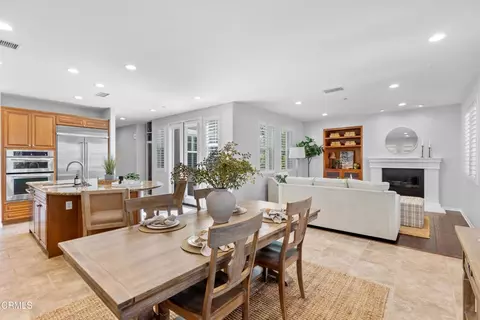 Dining - 4082 Farralon Way, Oxnard, CA 93035 photo 1 of 1