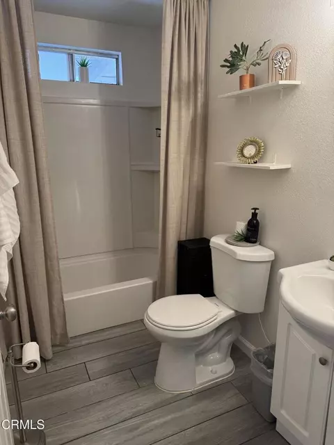 Bath - 808 Blaine Ave, Fillmore, CA 93015 photo 2 of 3
