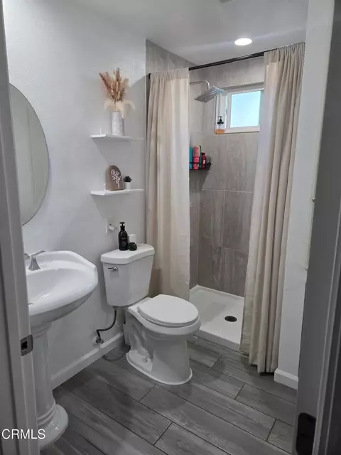Bath - 808 Blaine Ave, Fillmore, CA 93015 photo 1 of 3