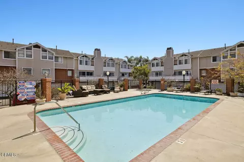 Exterior - 877 S B St, Oxnard, CA 93030 photo 2 of 3