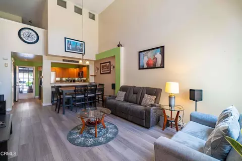 Living - 1334 Jamaica Ln, Oxnard, CA 93030 photo 2 of 2