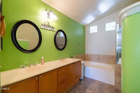 Bath - 1334 Jamaica Ln, Oxnard, CA 93030 photo 4 of 6