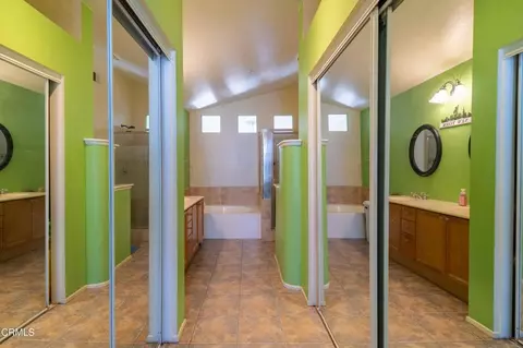 Entry Way - 1334 Jamaica Ln, Oxnard, CA 93030 photo 2 of 3