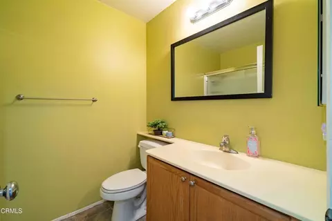 Bath - 1334 Jamaica Ln, Oxnard, CA 93030 photo 3 of 6