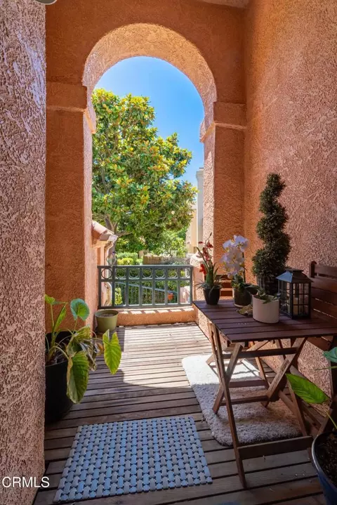 Exterior - 1334 Jamaica Ln, Oxnard, CA 93030 photo 5 of 17