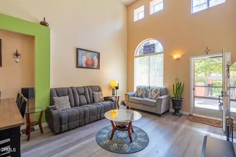 Living - 1334 Jamaica Ln, Oxnard, CA 93030 photo 1 of 2