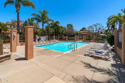 Exterior - 1334 Jamaica Ln, Oxnard, CA 93030 photo 11 of 17