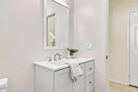 Bath - 1706 Valerosa Way, Oxnard, CA 93030 photo 2 of 7