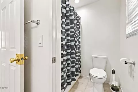 Bath - 1706 Valerosa Way, Oxnard, CA 93030 photo 3 of 7