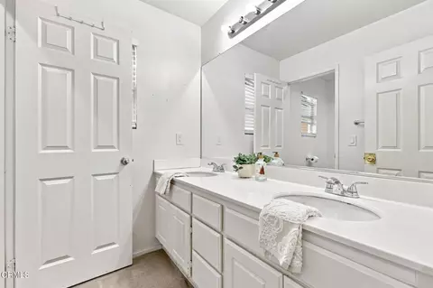 Bath - 1706 Valerosa Way, Oxnard, CA 93030 photo 4 of 7