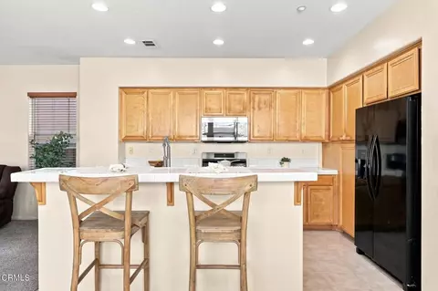 Kitchen - 1706 Valerosa Way, Oxnard, CA 93030 photo 7 of 7