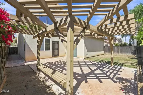Exterior - 1706 Valerosa Way, Oxnard, CA 93030 photo 5 of 8