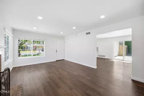 Living - 6466 Hope St, Simi Valley, CA 93063 photo 2 of 5