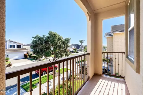 Exterior - 3927 W Hemlock St, Oxnard, CA 93035 photo 3 of 7