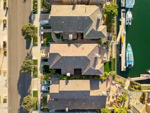 View/Area - 3927 W Hemlock St, Oxnard, CA 93035 photo 4 of 5